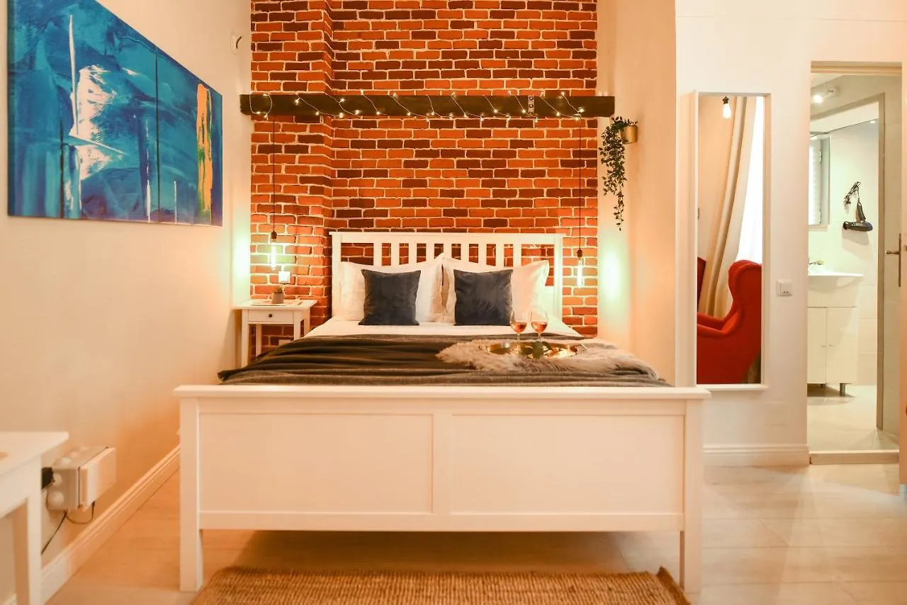 Апартаменты Gingerbread. Central Studio Near Sanador Hospital Бухарест